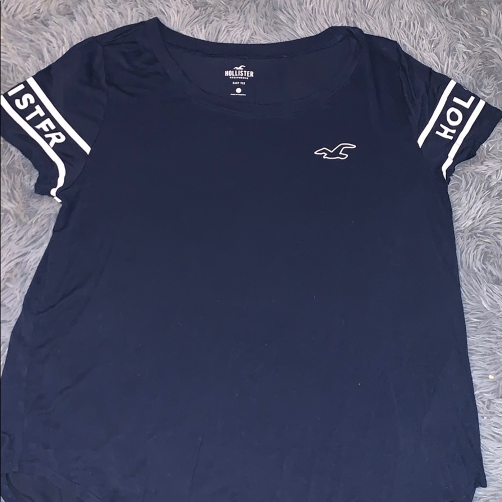 A hollister tee